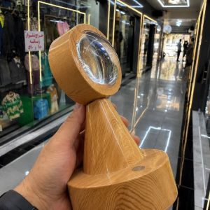 گوی چراغ‌دار کریستالی طرح ماه با پایه چوبی